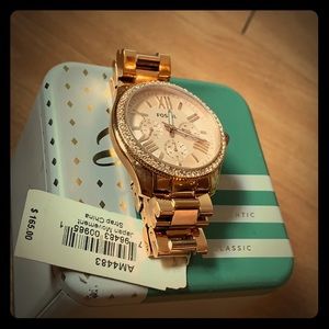 Rose gold Fossil wristwatch- never been worn.